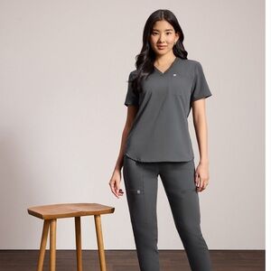 Fabletics Onyx V-Neck Scrub Set